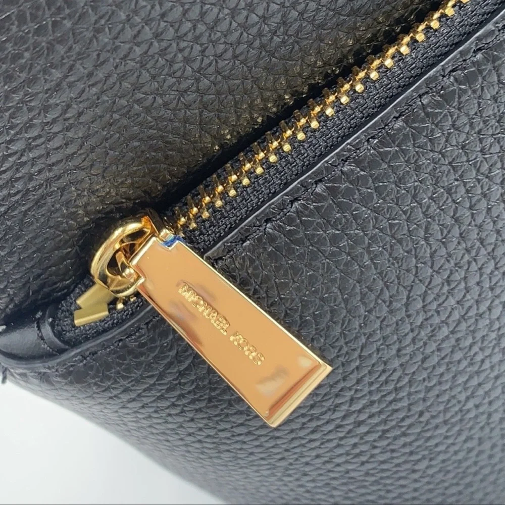 Michael Kors Womens Valerie Medium Logo Backpack 30F2G9VB2B 
Black
NWT - Picture 9 of 16